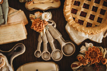 Load image into Gallery viewer, "Baking Memories" Fall Class (Advanced)