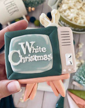 Load image into Gallery viewer, Mrs. Claus’ Night In Cookie Class (Intermediate)